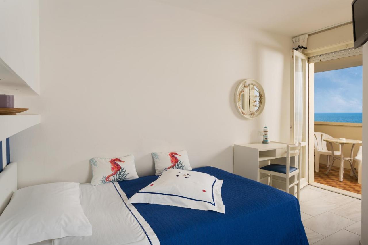 Ambasciatori Hotel - Beach Front -Breakfast Xxl & Brunch Until 12 30Pm Misano Adriatico Exterior photo