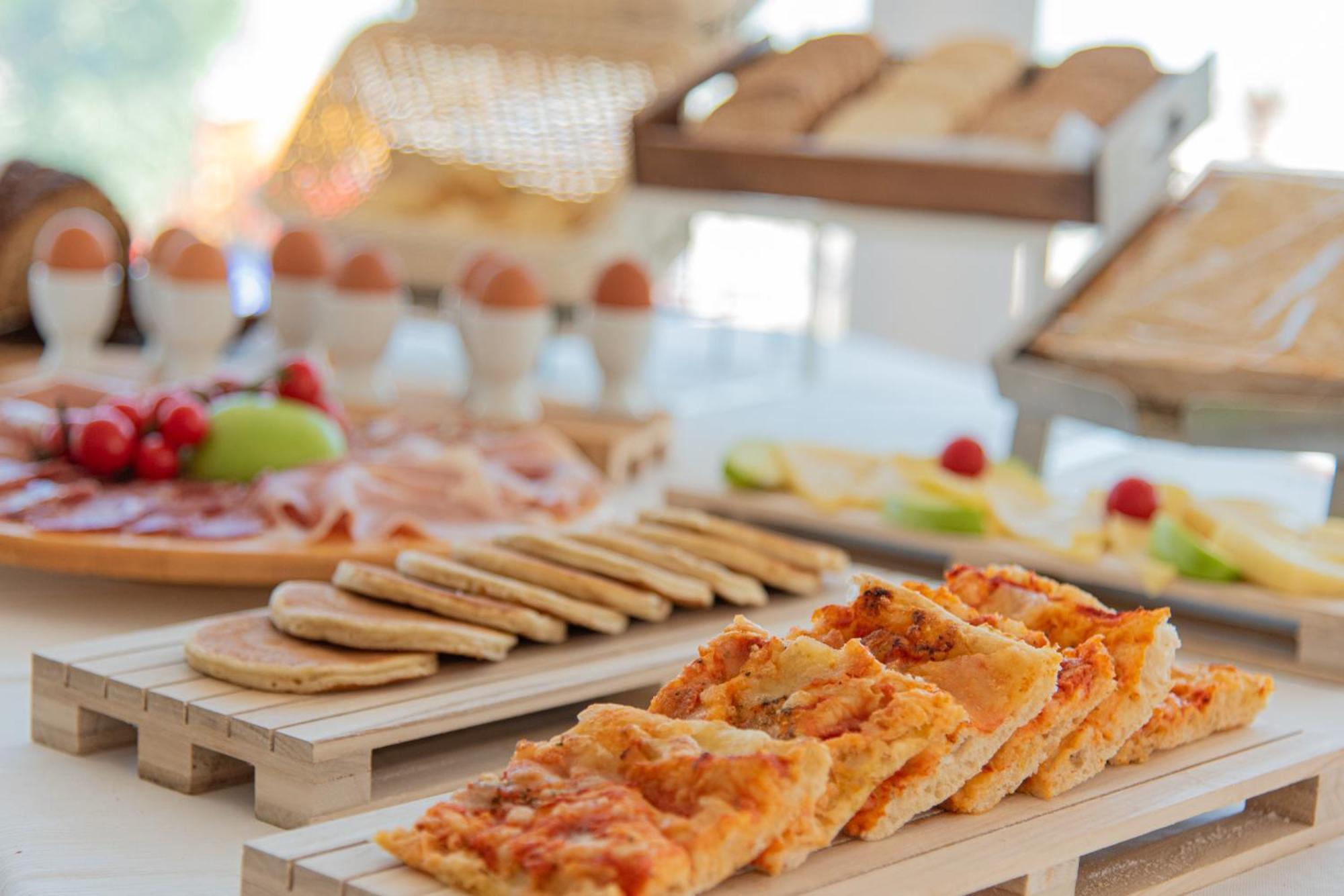 Ambasciatori Hotel - Beach Front -Breakfast Xxl & Brunch Until 12 30Pm Misano Adriatico Exterior photo