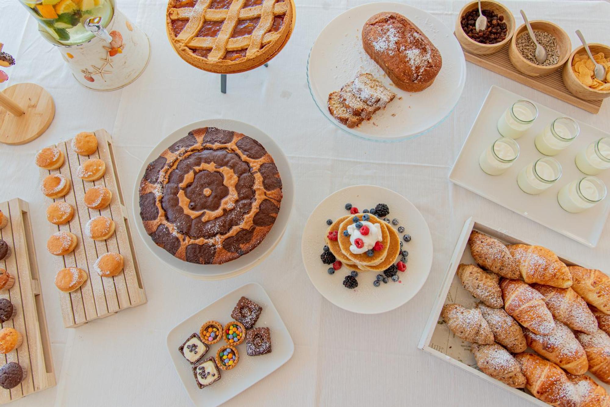 Ambasciatori Hotel - Beach Front -Breakfast Xxl & Brunch Until 12 30Pm Misano Adriatico Exterior photo
