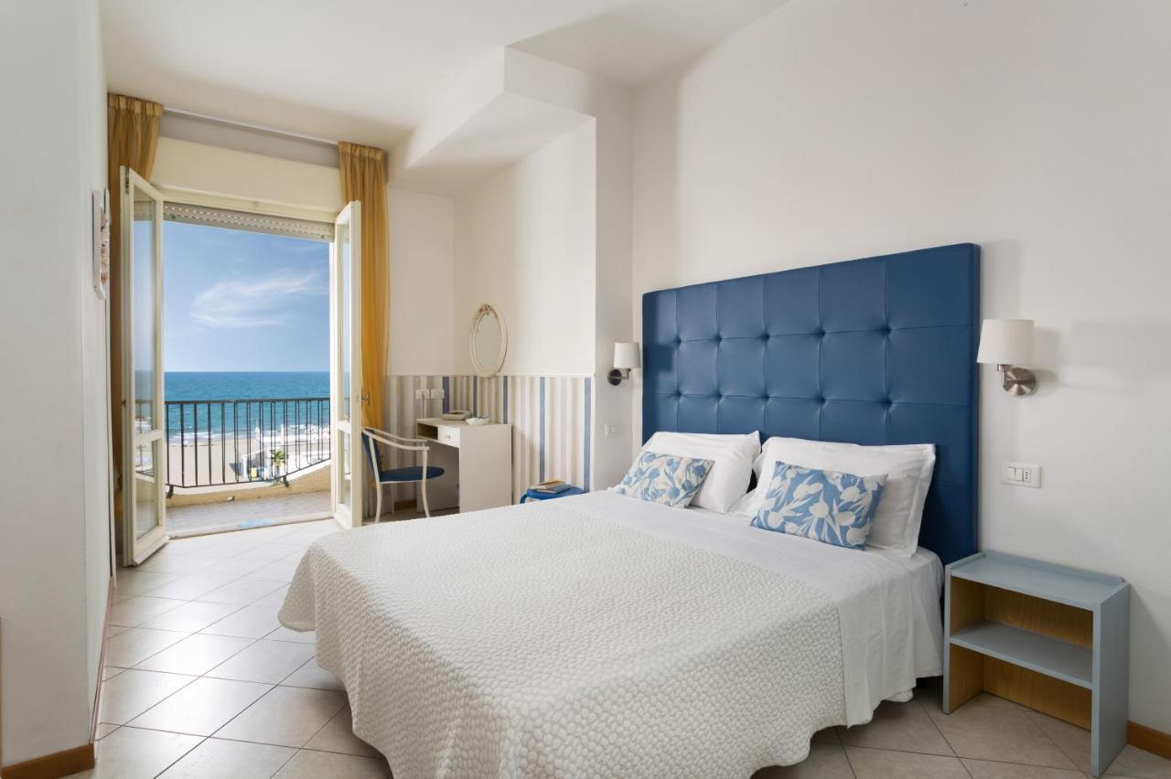 Ambasciatori Hotel - Beach Front -Breakfast Xxl & Brunch Until 12 30Pm Misano Adriatico Exterior photo